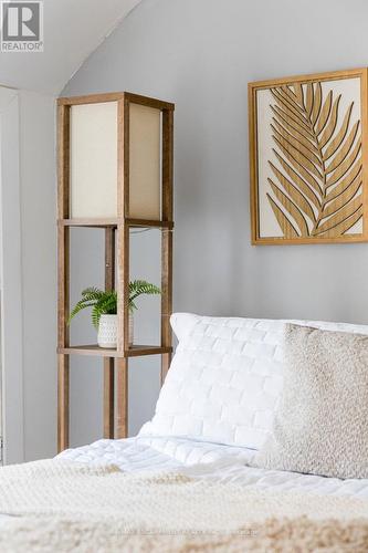 55 Cheever Street, Hamilton, ON - Indoor Photo Showing Bedroom