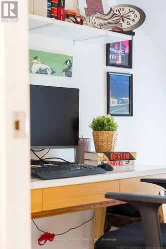 55 Cheever Street, Hamilton, ON - Indoor Photo Showing Other Room