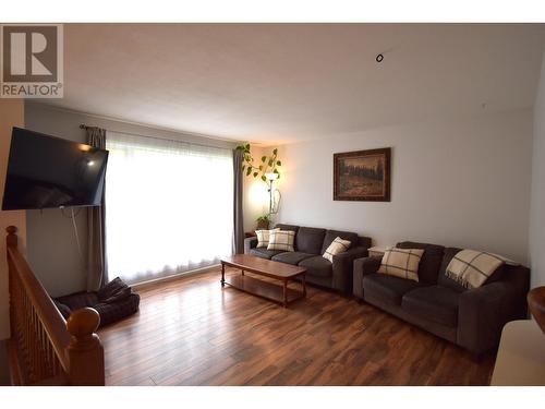 1455 Willow Street, Telkwa, BC - Indoor Photo Showing Living Room