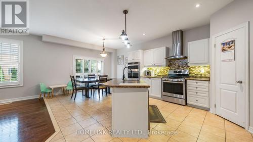 1643 Coldstream Drive, Oshawa, ON - Indoor Photo Showing Kitchen