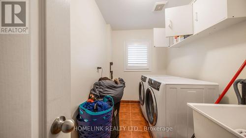 1643 Coldstream Drive, Oshawa, ON - Indoor Photo Showing Laundry Room