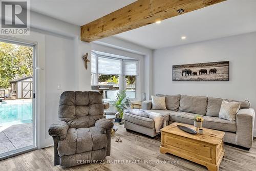 472 Burnham Manor Court, Cobourg, ON - Indoor Photo Showing Living Room