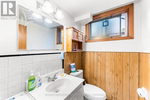 808 Highland Court, Peterborough (Northcrest), ON - Indoor Photo Showing Bathroom