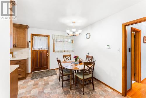 808 Highland Court, Peterborough (Northcrest), ON - Indoor Photo Showing Dining Room