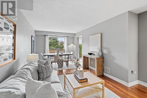 197 - 10 Bassett Boulevard, Whitby, ON - Indoor Photo Showing Living Room