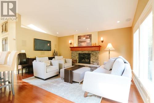 1090 Clements Avenue, North Vancouver, BC - Indoor Photo Showing Living Room With Fireplace