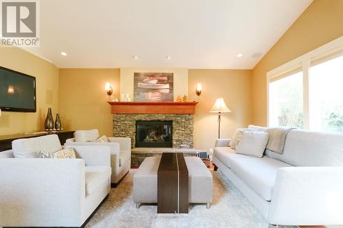 1090 Clements Avenue, North Vancouver, BC - Indoor Photo Showing Living Room With Fireplace