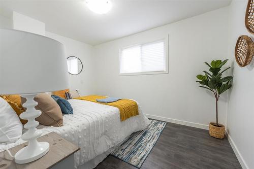 1004 Redwood Avenue, Winnipeg, MB - Indoor Photo Showing Bedroom