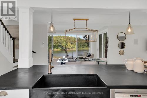 6 & 8 Macleod Estate Court, Richmond Hill, ON - Indoor Photo Showing Kitchen