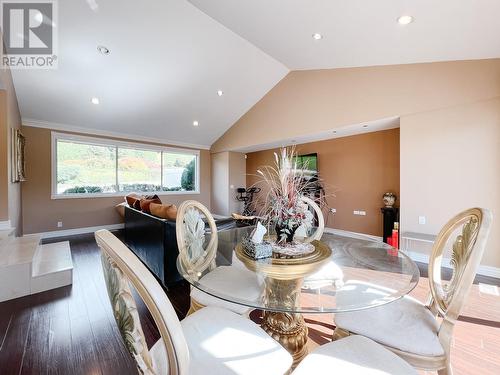 2090 Westdean Crescent, West Vancouver, BC - Indoor Photo Showing Dining Room