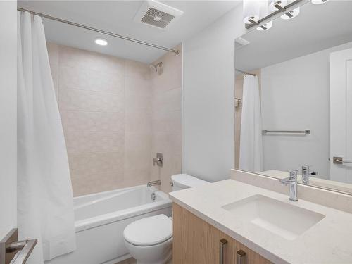 204-135 Haliburton St, Nanaimo, BC - Indoor Photo Showing Bathroom