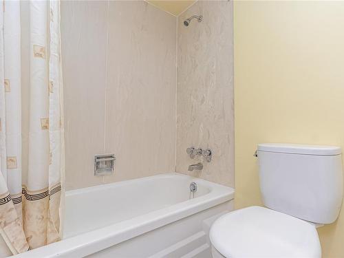 609-647 Michigan St, Victoria, BC - Indoor Photo Showing Bathroom