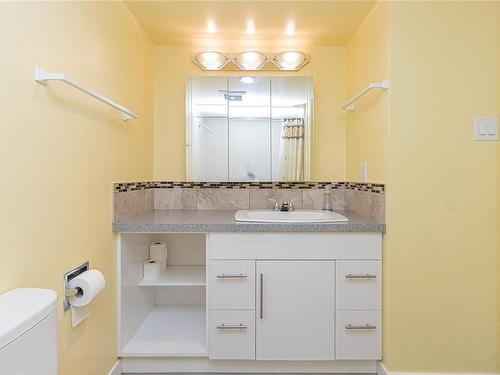 609-647 Michigan St, Victoria, BC - Indoor Photo Showing Bathroom