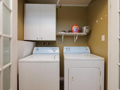 Salle de lavage - 5-26 Rue St-Hippolyte, Salaberry-De-Valleyfield, QC - Indoor Photo Showing Laundry Room