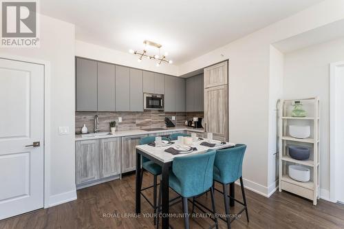 1007 - 2916 Highway 7, Vaughan, ON - Indoor Photo Showing Kitchen