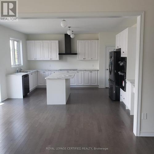 569 Red Elm Road, Shelburne, ON - Indoor Photo Showing Kitchen