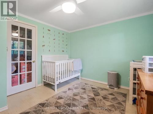 962 Parkdale Avenue, Fort Erie, ON - Indoor Photo Showing Bedroom