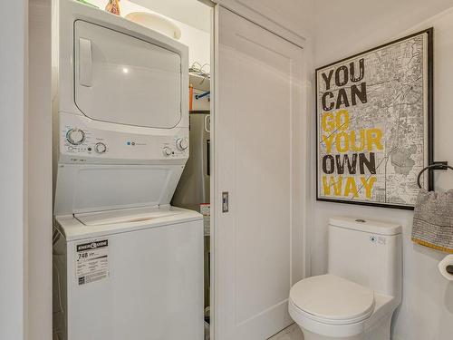 Bathroom - 630 Rue Brault, Montréal (Verdun/Île-Des-Soeurs), QC - Indoor Photo Showing Laundry Room