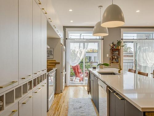 Cuisine - 630 Rue Brault, Montréal (Verdun/Île-Des-Soeurs), QC - Indoor Photo Showing Kitchen With Upgraded Kitchen