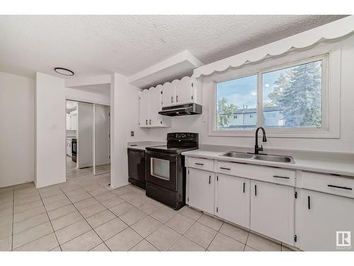 2645 135 Av Nw, Edmonton, AB - Indoor Photo Showing Kitchen