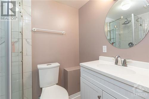 28 Drysdale Street, Ottawa, ON - Indoor Photo Showing Bathroom