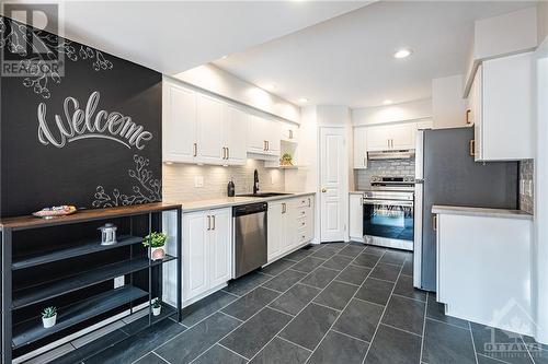 28 Drysdale Street, Ottawa, ON - Indoor Photo Showing Kitchen