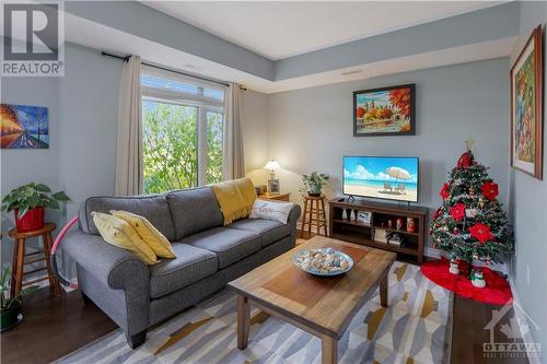 805 Beauparc Private Unit#204, Ottawa, ON - Indoor Photo Showing Living Room