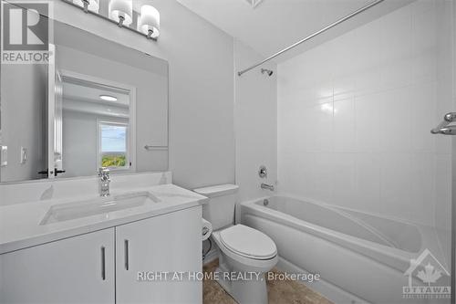 611 - 1350 Hemlock Road, Ottawa, ON - Indoor Photo Showing Bathroom