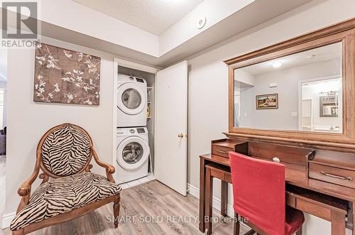 924 - 5 Everson Drive, Toronto, ON - Indoor Photo Showing Laundry Room