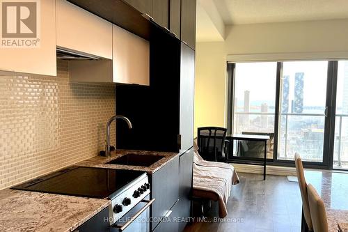 3904 - 159 Dundas Street E, Toronto, ON - Indoor Photo Showing Kitchen