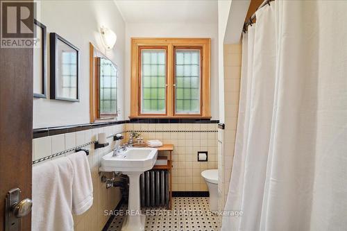 121 Albany Avenue, Toronto, ON - Indoor Photo Showing Bathroom