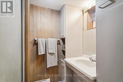 121 Albany Avenue, Toronto, ON - Indoor Photo Showing Bathroom