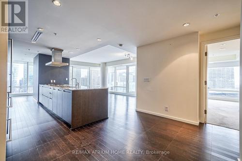 3709 - 180 University Avenue, Toronto, ON - Indoor