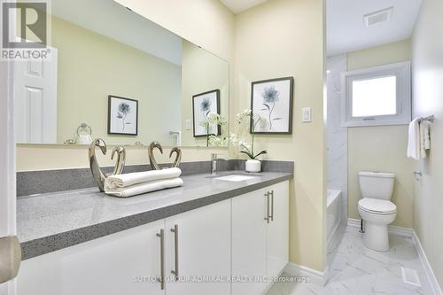 40 Longbow Square, Toronto, ON - Indoor Photo Showing Bathroom