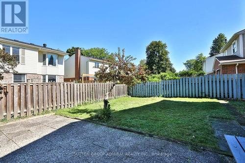 40 Longbow Square, Toronto, ON - Outdoor