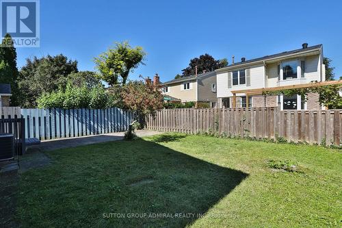 40 Longbow Square, Toronto, ON - Outdoor