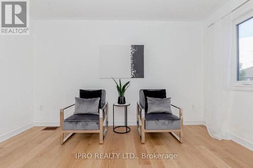 7156 Village Walk, Mississauga, ON - Indoor Photo Showing Other Room