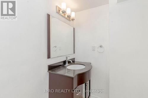 7156 Village Walk, Mississauga, ON -  Photo Showing Bathroom