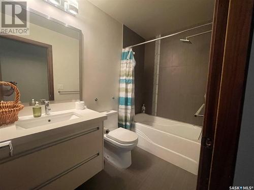 410 2101 Heseltine Road, Regina, SK - Indoor Photo Showing Bathroom