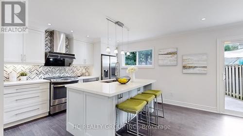 3 Phalen Crescent, Toronto, ON - Indoor Photo Showing Kitchen With Upgraded Kitchen