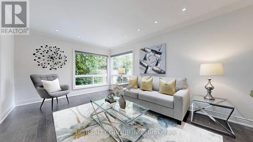 3 Phalen Crescent, Toronto, ON - Indoor Photo Showing Living Room