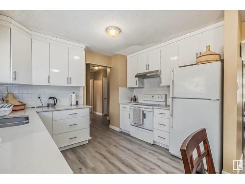 9304/08 127 Av Nw, Edmonton, AB - Indoor Photo Showing Kitchen