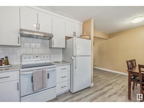 9304/08 127 Av Nw, Edmonton, AB - Indoor Photo Showing Kitchen