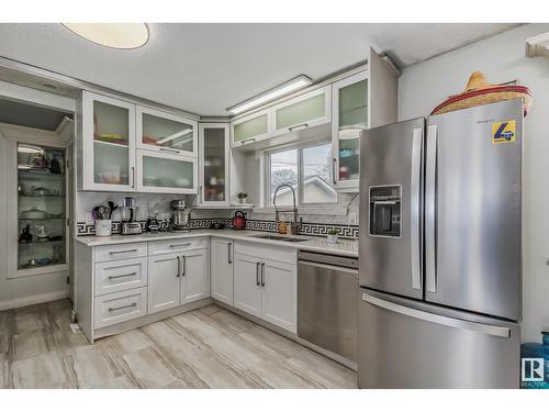 9304/08 127 Av Nw, Edmonton, AB - Indoor Photo Showing Kitchen