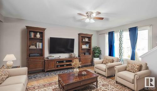 #35 4205 30 St Nw Nw, Edmonton, AB - Indoor Photo Showing Living Room