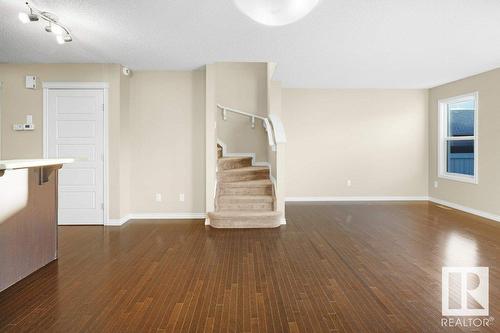 582 Tamarack Rd Nw Nw, Edmonton, AB - Indoor Photo Showing Other Room