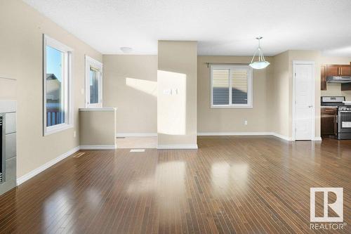 582 Tamarack Rd Nw Nw, Edmonton, AB - Indoor Photo Showing Other Room