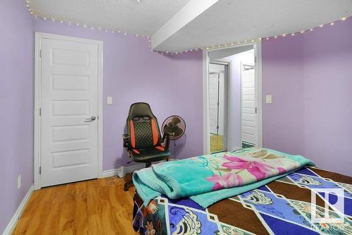 582 Tamarack Rd Nw Nw, Edmonton, AB - Indoor Photo Showing Bedroom