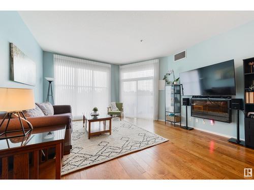 #445 4827 104A St Nw, Edmonton, AB - Indoor Photo Showing Living Room