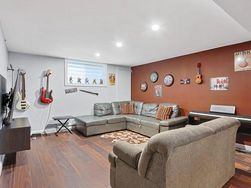 Family room - 39 Rue Monseigneur-Dorais, Mercier, QC - Indoor Photo Showing Living Room